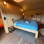 Safari At Back To Basic 럭셔리텐트 Zwaanshoek