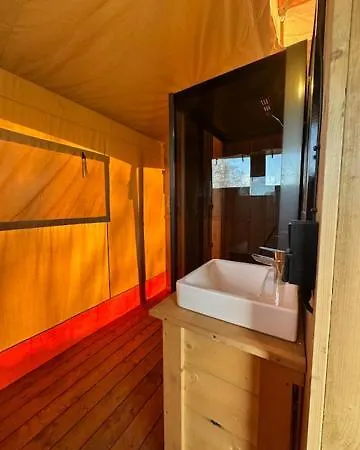 Safari At Back To Basic Campismo de Luxo